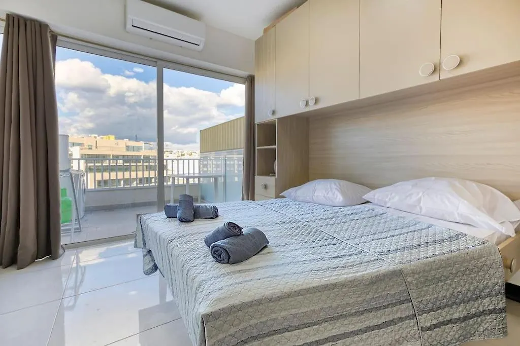 Studio Penthouse Tax Biex Ta Xbiex Apartment